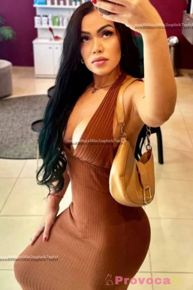 Foto de capa da beldade sensual Mel Martins