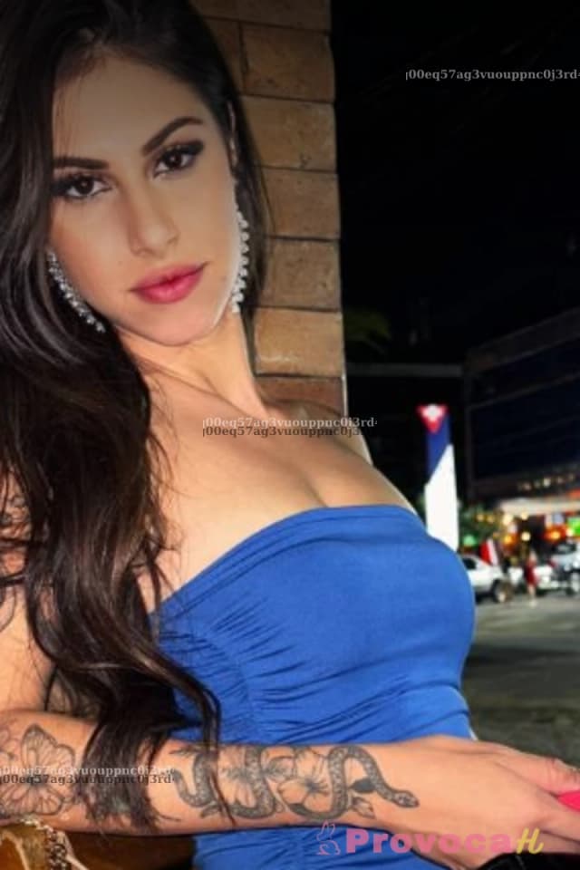 a namoradinha que desperta os seus desejos mais secretos