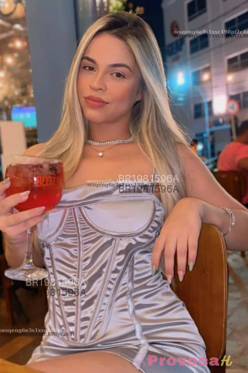Foto de capa da beldade sensual Marii