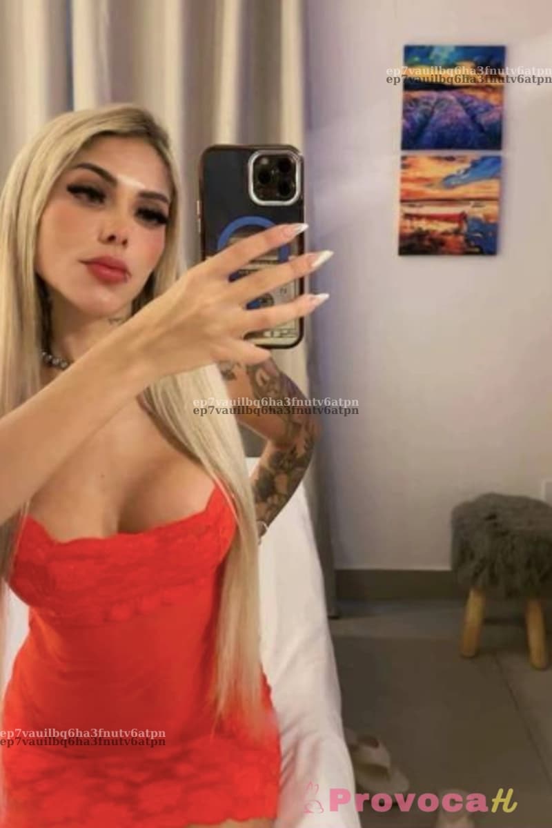 Foto de capa da beldade sensual Bianca Mori