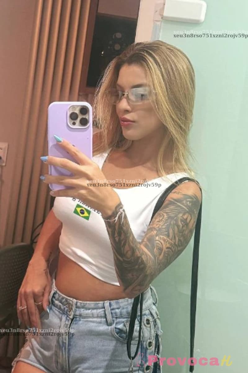 Foto de capa da beldade sensual Bruninha
