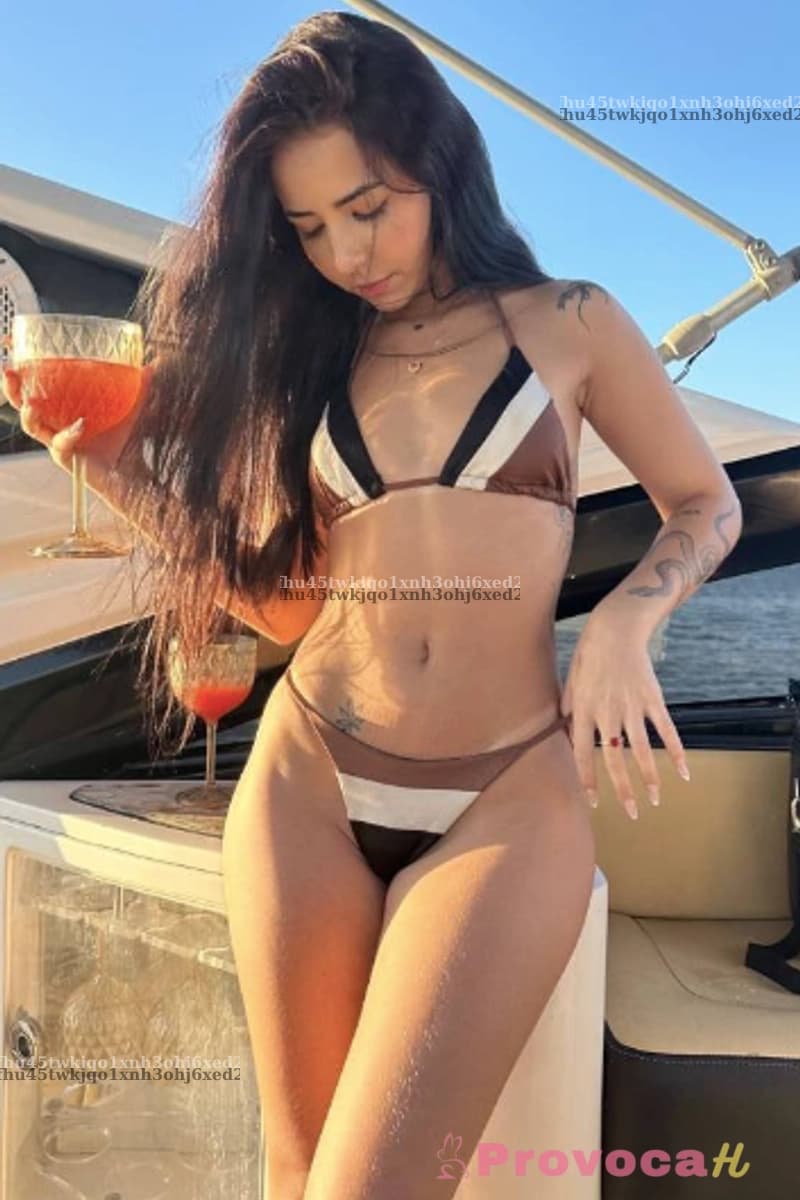 Foto de capa da beldade sensual Angel